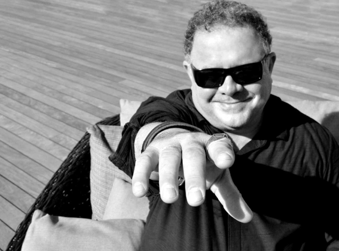 Leo Jaime apresenta em São Paulo o show "Desplugado"