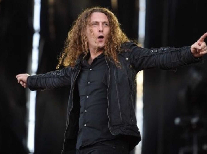 Fabio Lione revisita clássicos do power metal em turnê que passa pelo Sesc Santo André 